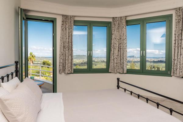A la foto es mostra l'objecte Fagias Luxury Apartment situat a la ciutat de Fayiás.