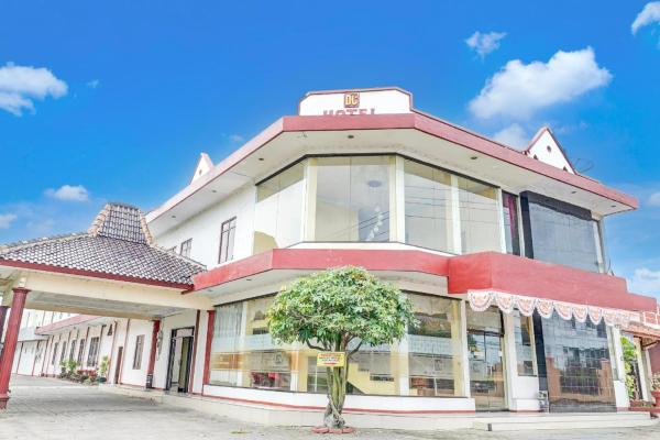 Op de foto is het object Collection O Kauman Near Stasiun Pekalongan Formerly HOTEL DIAN CANDRA te zien, gelegen in de stad Pemalang.