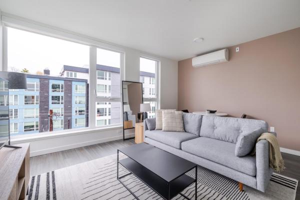 A la foto es mostra l'objecte Blueground Yesler Terrace elevator nr park SEA-852 situat a la ciutat de Seattle.