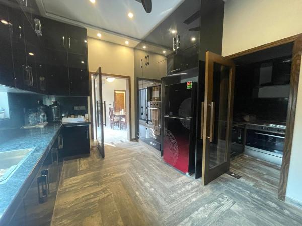 most secure & luxurious house photo 3