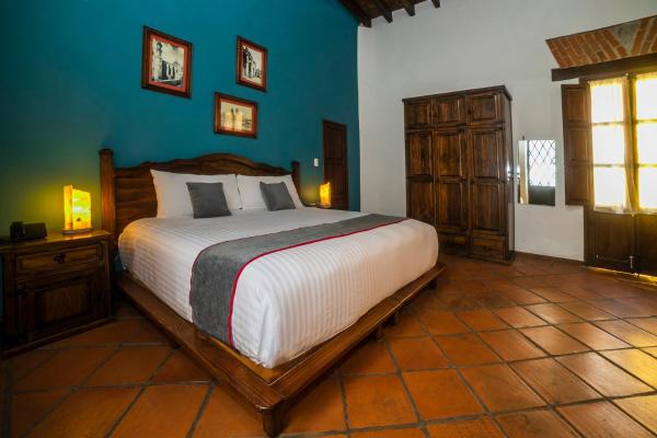 A la foto es mostra l'objecte Collection O Al otro lado del rio, Puebla situat a la ciutat de Puebla.