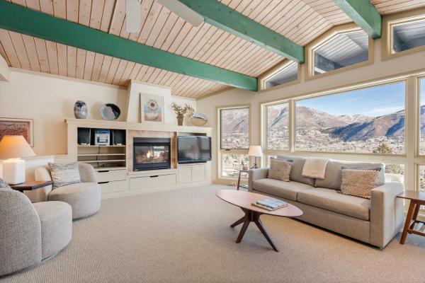 Fotografie 2: Shadow Mountain Unit 19, Charming Ski-In, Ski-Out Condo with Great Views and Pool Access