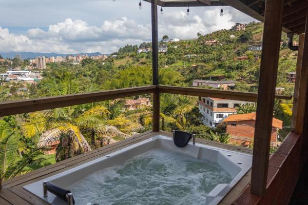 Nella foto è visibile l'oggetto EDYMA Cabaña con JACUZZI situato nella città di Horizonte.