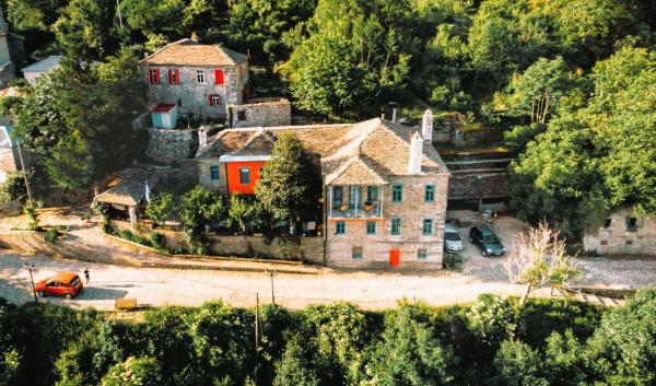 Na fotografii je vidět objekt Shamrock Elati Retreats nacházející se ve městě Elati Zagori.