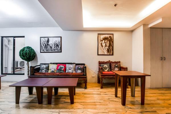 OYO 136 Regal Residences, Манила