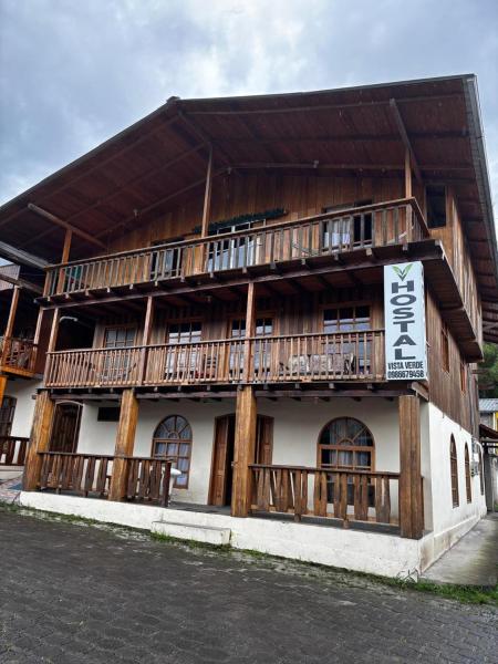 Na foto é possível ver o objeto Hostal Vista Verde localizado na cidade de Mindo.