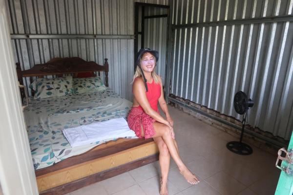 写真にはトラ市にあるHostal Loma Lindaが写っています。