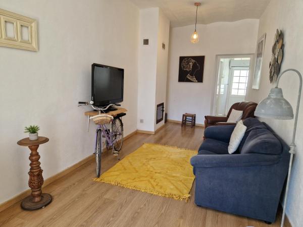 Na zdjęciu widoczny jest obiekt Casa Gil Vicente położony w mieście Évora.