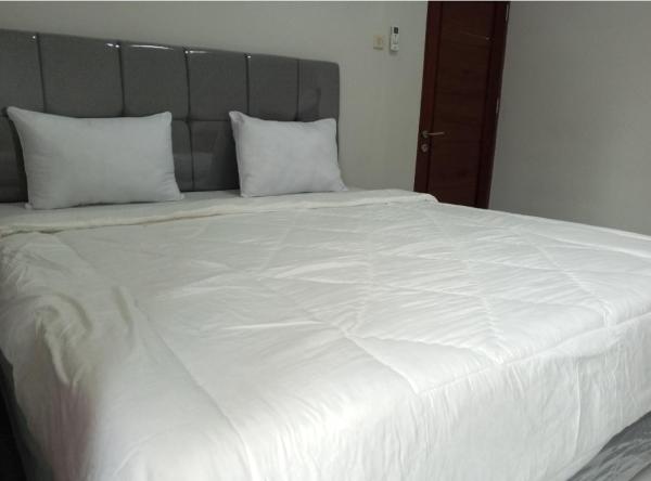 写真にはDemak市にあるOYO Life 92543 Ratu Sakti Residence Syariahが写っています。
