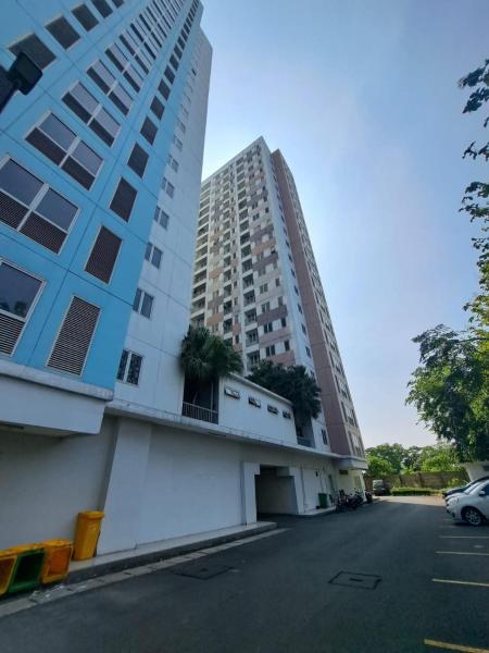 Na fotografii je vidět objekt OYO Life 93140 Apartment Grand Sentraland By Fahri nacházející se ve městě Jaken 1.