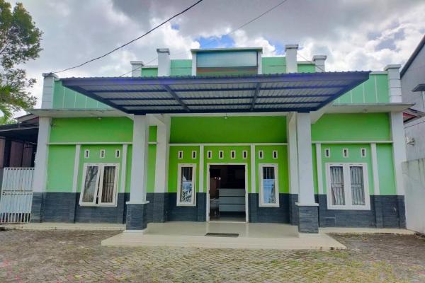 A la foto es mostra l'objecte Hotel O Wisma Tulip Near Masjid Besar Desa Tanabangka situat a la ciutat de Kotanakang.