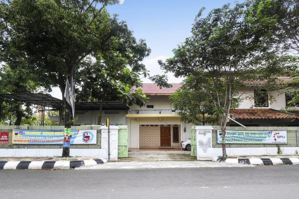 Na foto é possível ver o objeto Hotel O Alika Homestay localizado na cidade de Bugel.