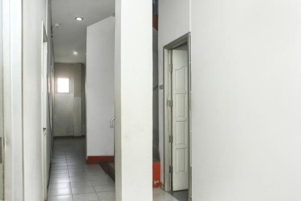 写真にはParit市にあるHotel O Wisma Hulubalangが写っています。