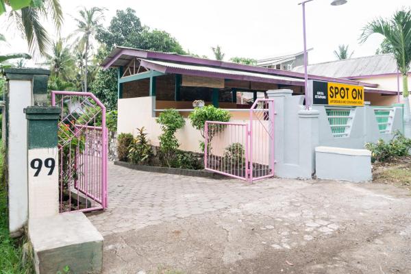 På bildet vises objektet Hotel O Griya Ketapang som ligger i byen Sebani.