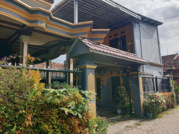 La photo montre l'objet Hotel O Kos Haji Jakfar SyariahNearPancoran mas 25 situé dans la ville de Giaoag.