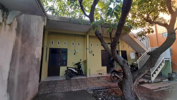 照片显示了位于Lawang市的Hotel O Aero Kost Bu Lisa Syariah Near Pasar Tradisional Lawang物件。