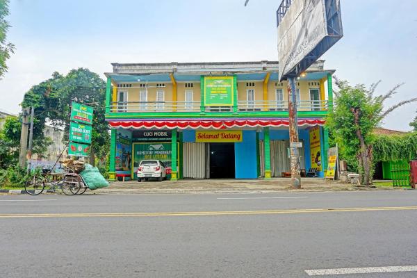 En la foto se muestra el objeto OYO 91825 Ayu Lestari Homestay ubicado en la ciudad de Nganjuk.