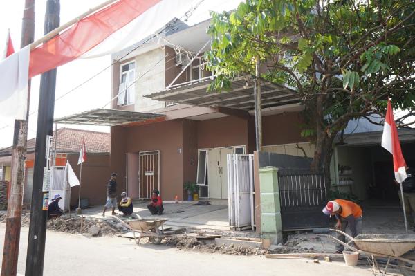 A la foto es mostra l'objecte SPOT ON 93611 Kost Pak Suyatno Syariah 2 situat a la ciutat de Siman.