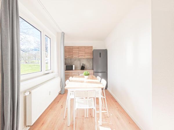 A la foto es mostra l'objecte Tolstov Apartments - Monteurwohnung - 3 Schlafzimmer - Esszimmer - Küche - Waschmaschine - 25 Min zur Messe DUS situat a la ciutat de Heiligenhaus.