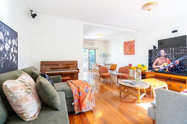 The photo shows the Classic Patterson Charm with Modern Comfort located in the city of Moorabbin.