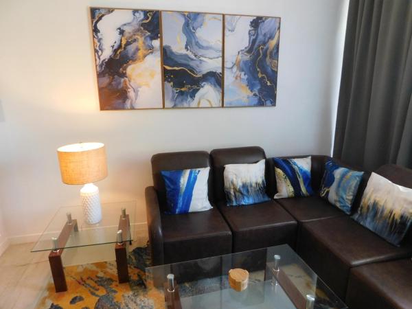 Photo 7 : Sunset 205, sleeps six, next door to the pool, 100m to the beach!