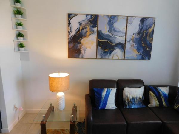 Photo 9 : Sunset 205, sleeps six, next door to the pool, 100m to the beach!