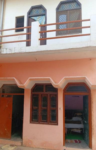 写真にはAyodhya市にあるSahu Homestayが写っています。