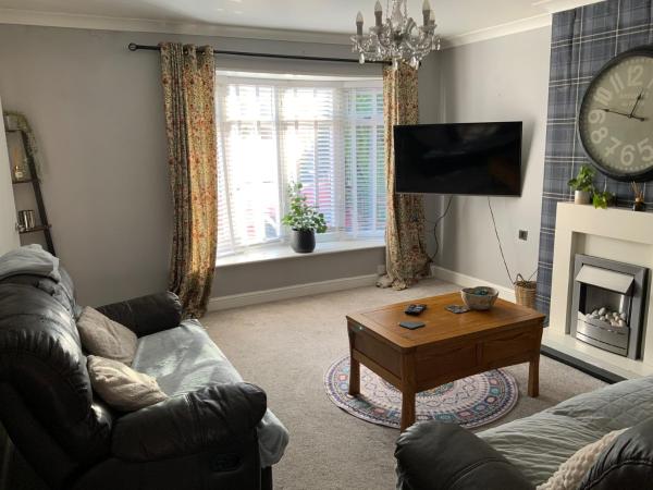 A la foto es mostra l'objecte 3 bed semi detached house near Stourbridge situat a la ciutat de Himley.