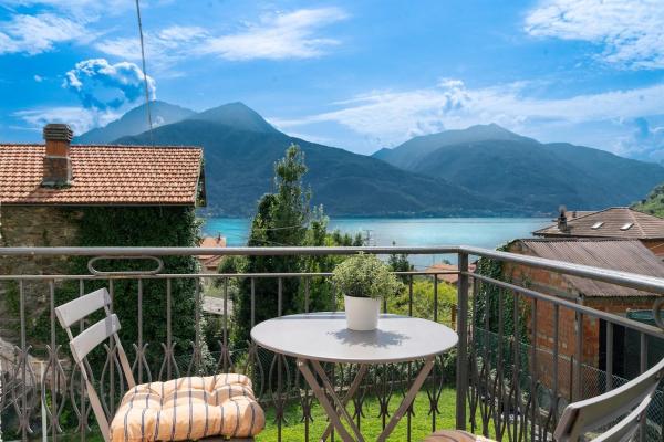 A la foto es mostra l'objecte COMO LAKE VIEW Jasmin's Family House situat a la ciutat de Musso.