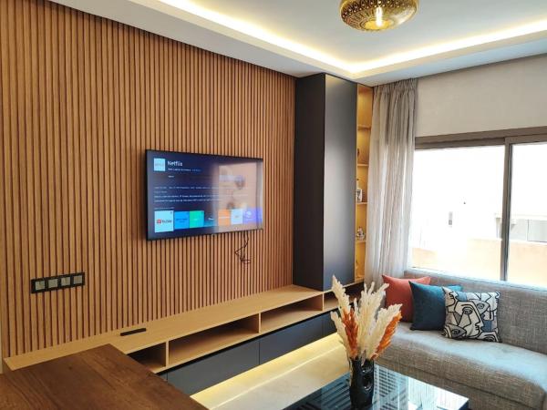 Na fotografii je vidět objekt Stylish Apartment with Pool in Central Location Near Gueliz and Medina nacházející se ve městě Marakéš.