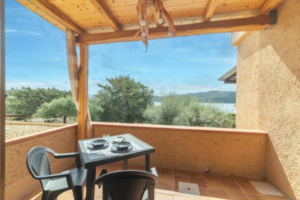 The photo shows the Seaview E9 located in the city of Proiettore.