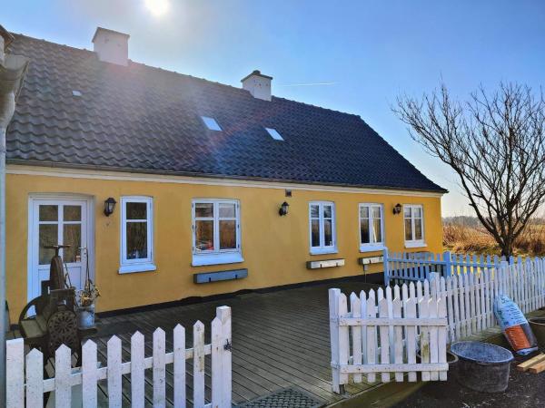A la foto es mostra l'objecte 4 star holiday home in Løkken situat a la ciutat de Løgsted.