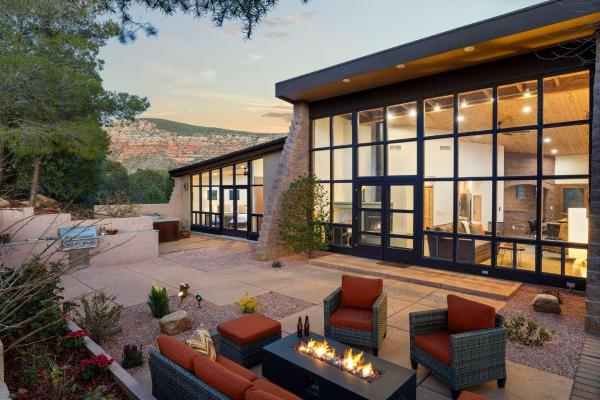 A la foto es mostra l'objecte Casa Ventana - Epic Red Rock Views Firepits & Spa situat a la ciutat de Sedona.