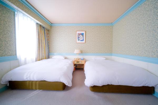 Na zdjęciu widoczny jest obiekt Yuzawa Royal hotel położony w mieście Narazaki.