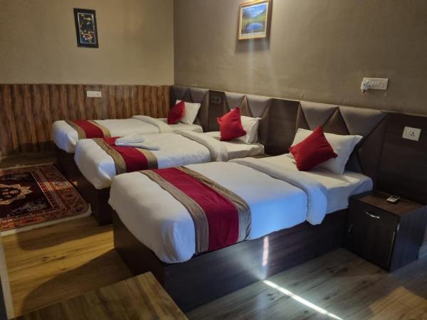 Na zdjęciu widoczny jest obiekt Hotel K I położony w mieście Dhangadhi.