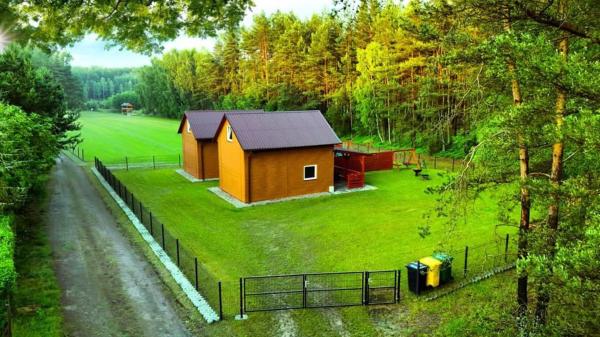 写真にはDąbrowa市にあるDomki Letniskowe Kaz Vegasが写っています。