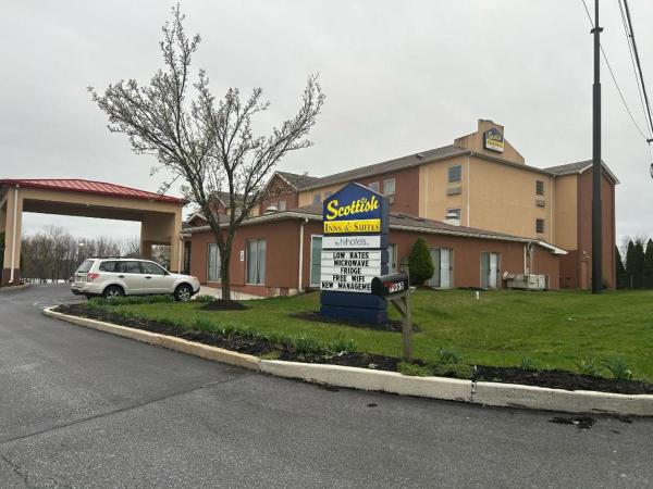 Op de foto is het object Scottish Inns & Suites - North Hershey te zien, gelegen in de stad Harrisburg.