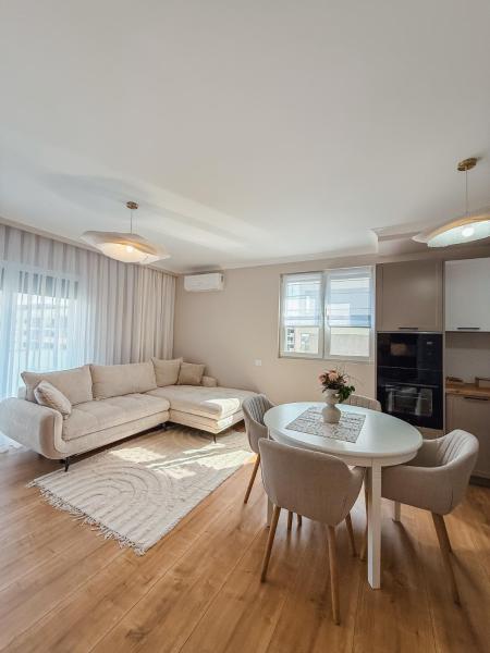 Na fotografii je vidět objekt Arya Apartment Oradea nacházející se ve městě Oradea.