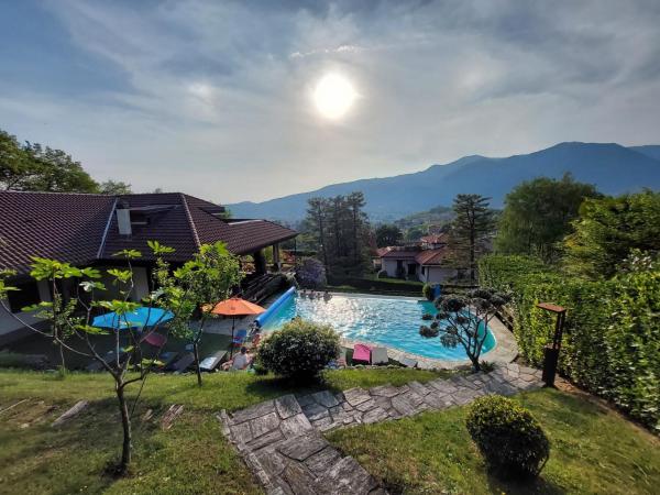På billedet ses objektet Villa with a View and Pool beliggende i byen Carella.