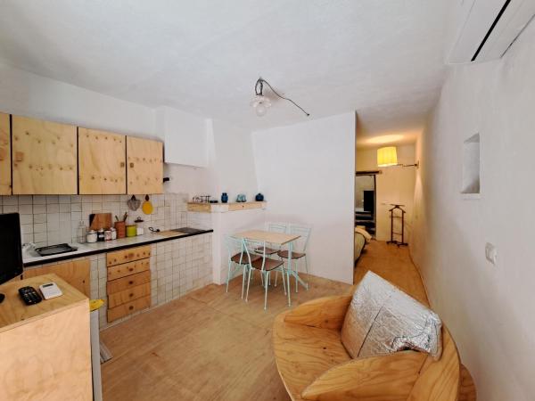 A la foto es mostra l'objecte Loft antico La casina di Paola situat a la ciutat de Tepolini.