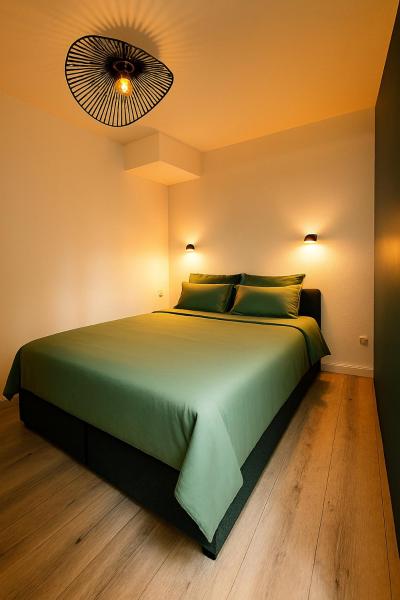 Chartrons Bordeaux Centre - Appartement Cosy avec Grande terrasse & Parking privé, Бордо
