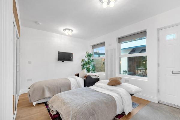 Bild 9: Leaf & Lounge - Free Parking , En-Suite, Near Wembley