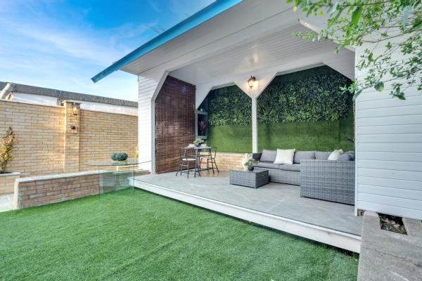 A la foto es mostra l'objecte Leaf & Lounge - Free Parking , En-Suite, Near Wembley situat a la ciutat de Perivale.