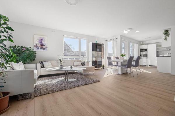 A la foto es mostra l'objecte A cozy three bedroom apartment for rent situat a la ciutat de Lund.
