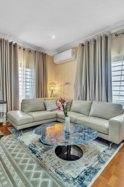 Na zdjęciu widoczny jest obiekt Silver Shells Lifestyle Villa położony w mieście Sakumo.