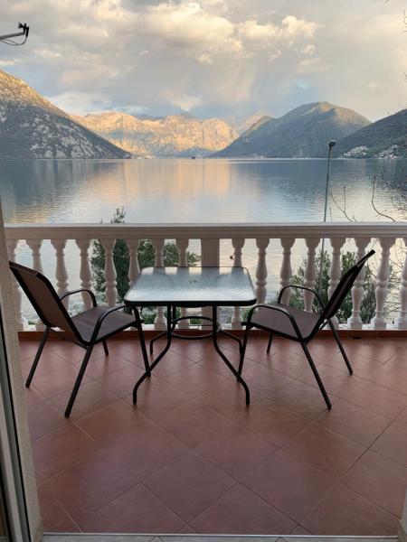 A la foto es mostra l'objecte Apartments Villa Radonic situat a la ciutat de Strp.