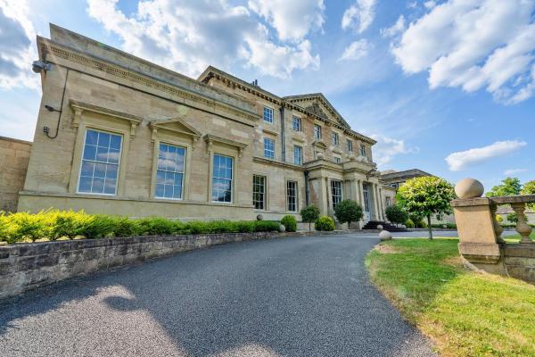The photo shows the Finest Retreats - Hickleton Hall located in the city of Doncaster.