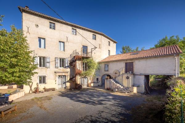 På bildet vises objektet The Mill France- Near Millau som ligger i byen Laveneas.