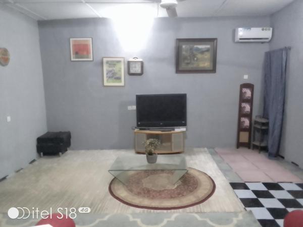 A la foto es mostra l'objecte Majestic Comfort House situat a la ciutat de Wamba.