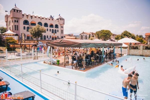 På billedet ses objektet Il Castello di Perano beliggende i byen SantʼAngelo.